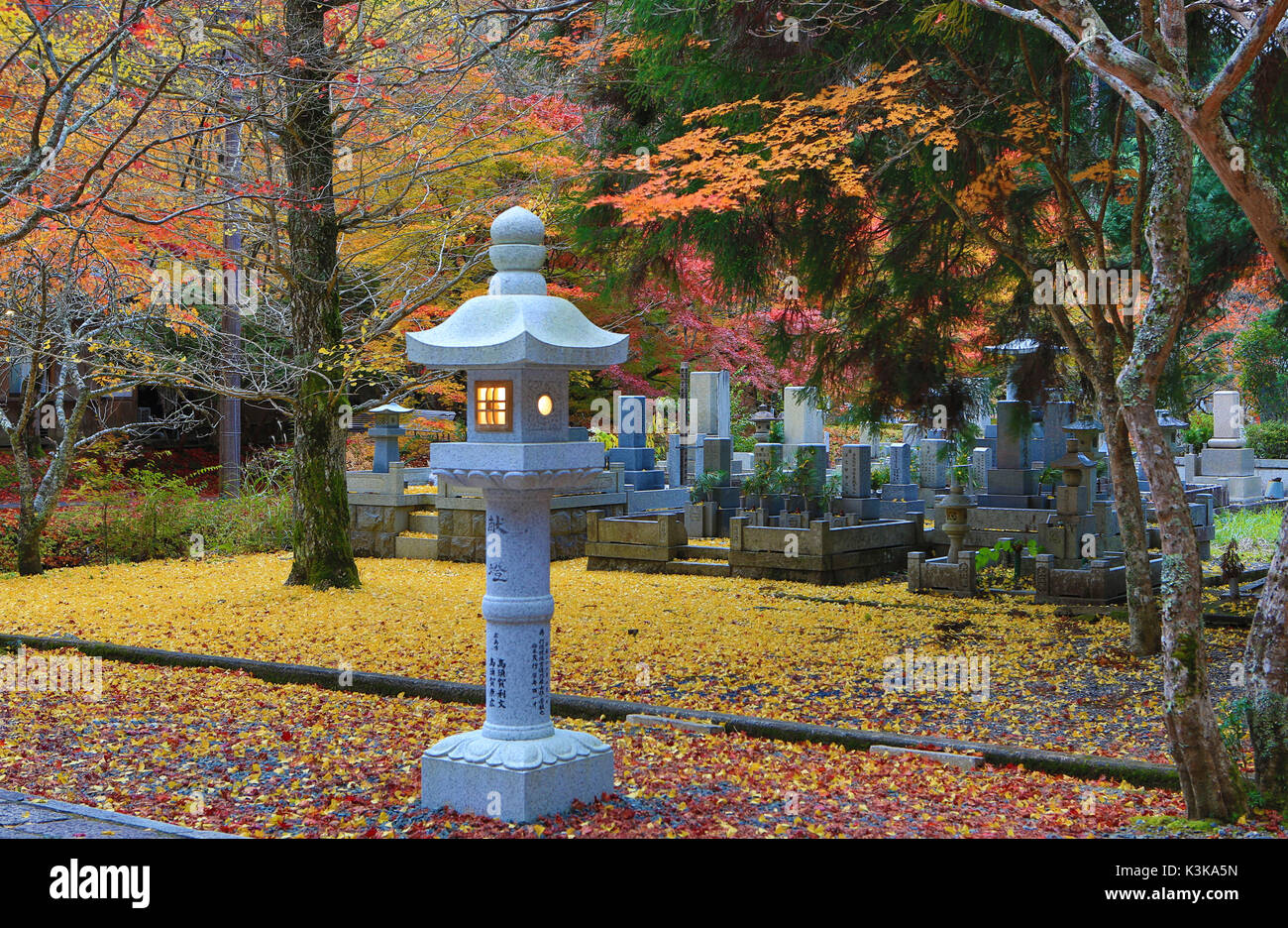 Japan, Wakayama, Koyasan (Mount Koya), Okunoin Grave yard Stock Photo