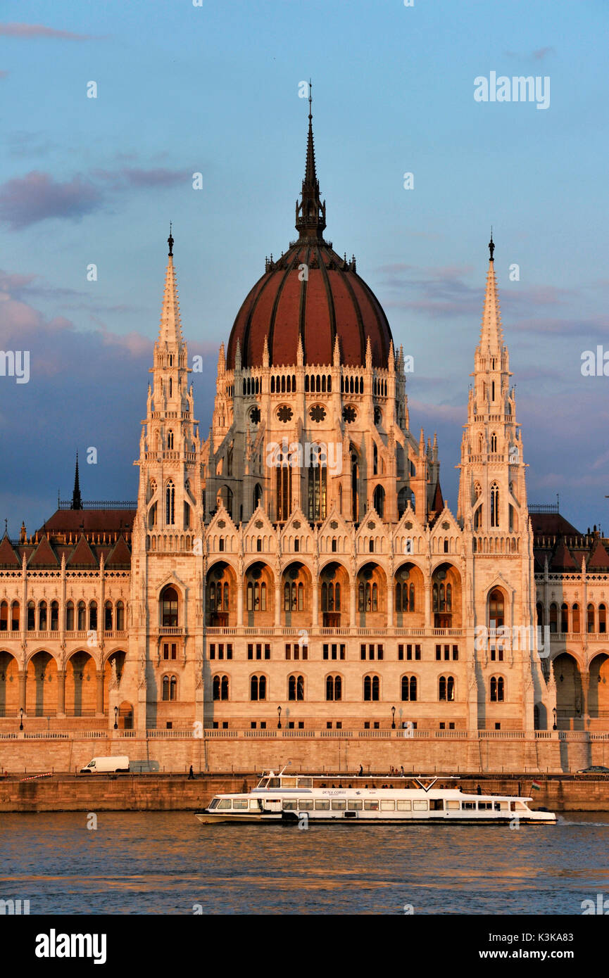 Hungary, Budapest, Pest district, the Parliament along the Danube riverbanks listed as World Heritage by UNESCO Stock Photo