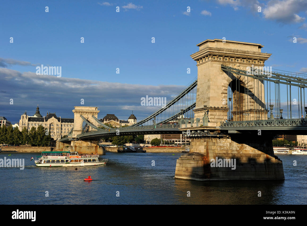 Hungary, Budapest, the Danube river, the Chain Bridge (Szechenyi Lanchid) listed as World Heritage by UNESCO and the Gresham Palace Stock Photo