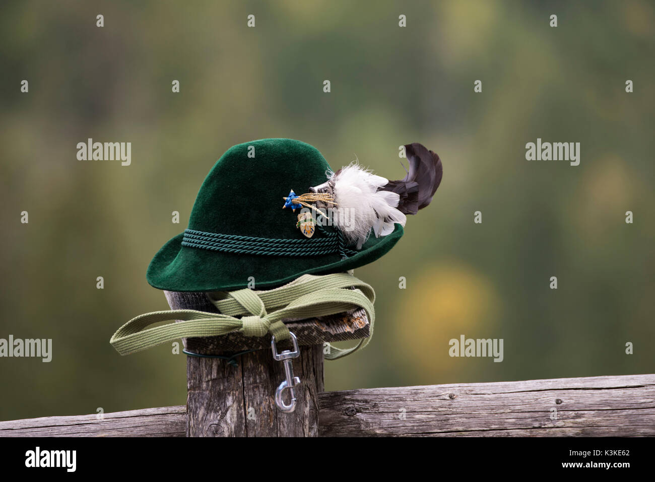 Green hiking hat hi-res stock photography and images - Alamy