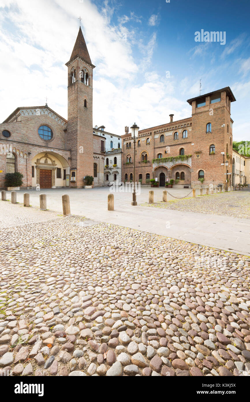 a view of St. Nicolò Square, a beautiful little square in centre of Padua with the St. Nicolò Church in background, Padua province, Veneto, Italy, Europe Stock Photo