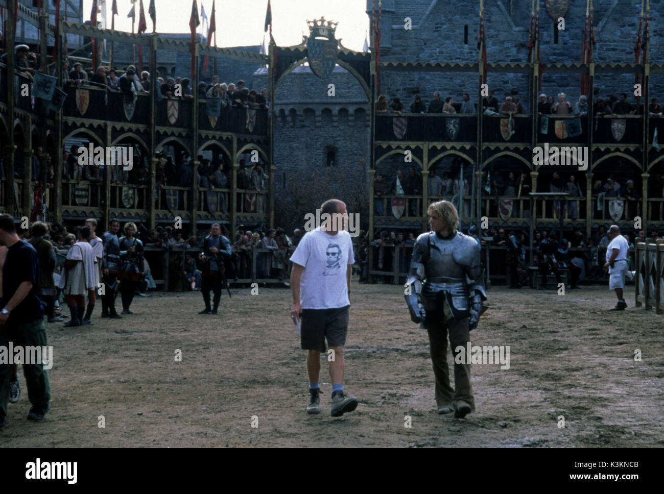 A KNIGHT'S TALE [US 2001]  [L-R] Director BRIAN HELGELAND, HEATH LEDGER       Date: 2001 Stock Photo