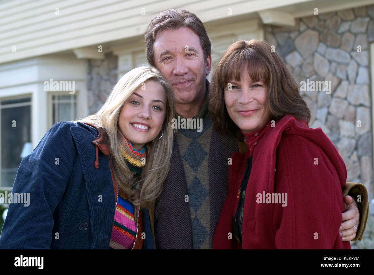CHRISTMAS WITH THE KRANKS JULIE GONZALO, TIM ALLEN, JAMIE LEE CURTIS Date:  2004 Stock Photo - Alamy