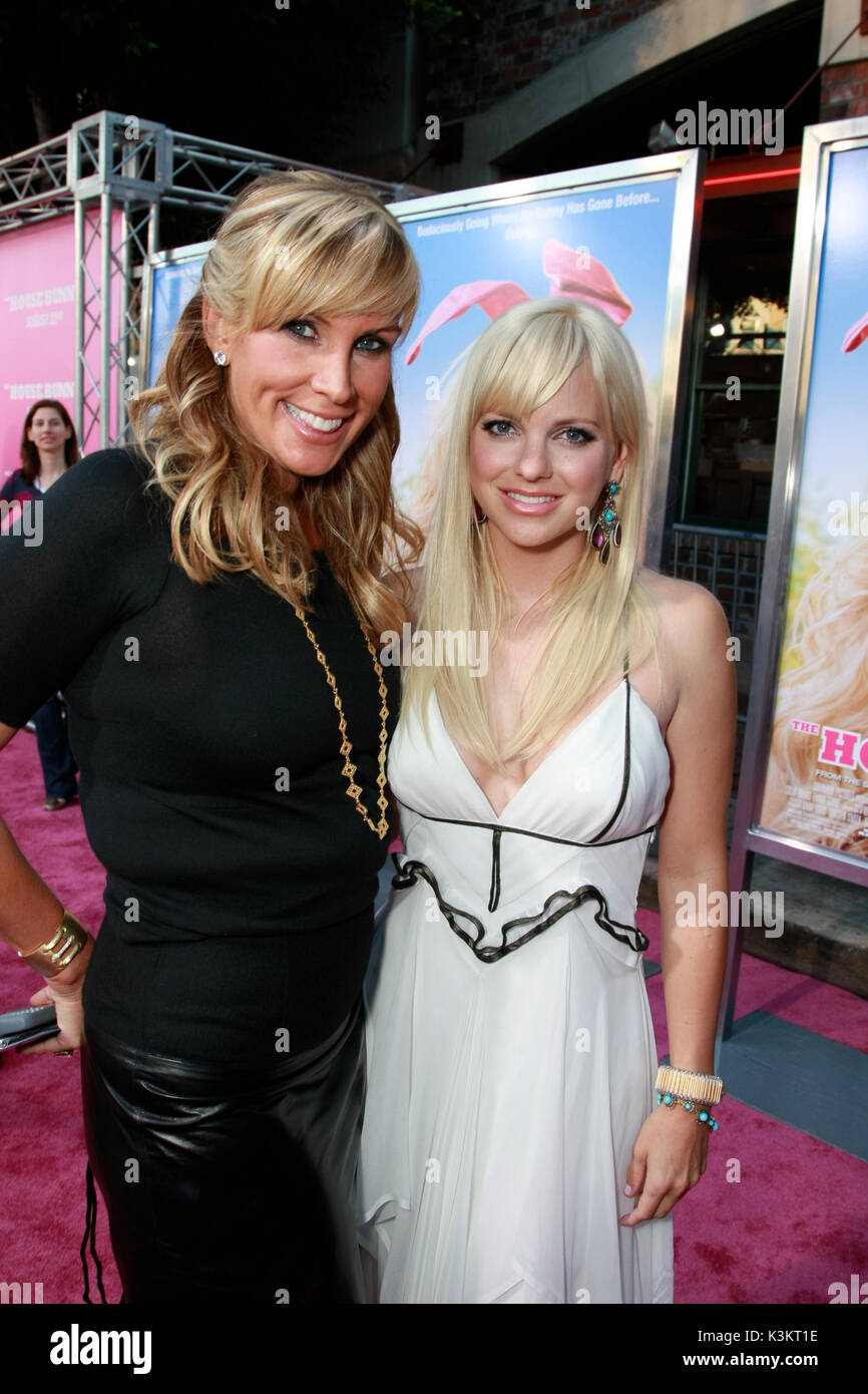 THE HOUSE BUNNY [US 2008]  Westwood, California - Aug. 20:   Producer Heather Parry and Anna Faris at the Premiere of Columbia Pictures' comedy The House Bunny at the Village Theatre.       Date: 2008 Stock Photo