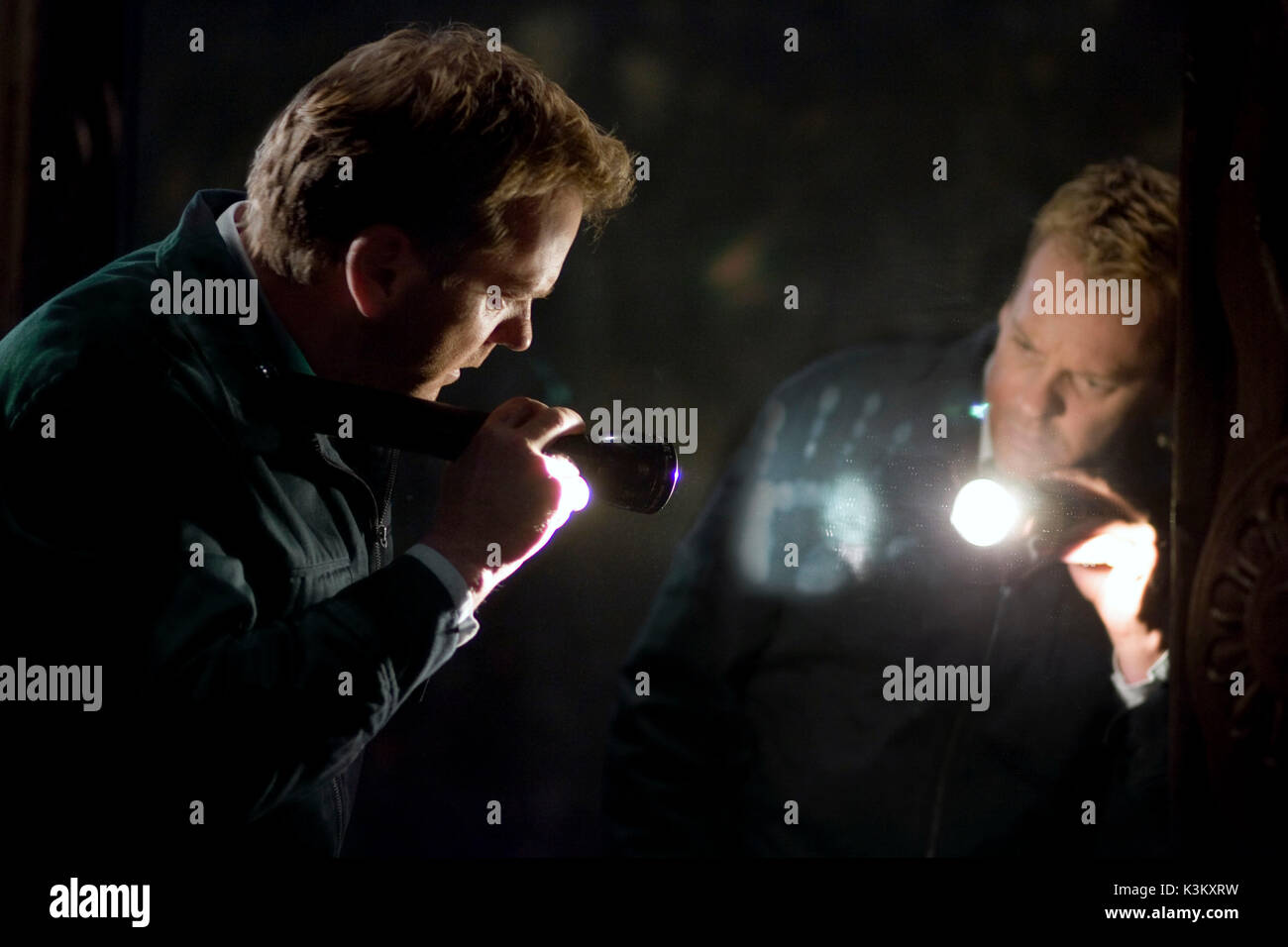MIRRORS KIEFER SUTHERLAND Date 2008 Stock Photo Alamy