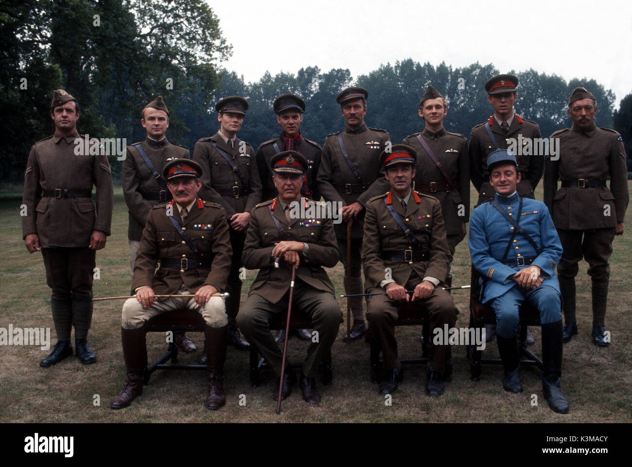 ACES HIGH [BR / FR 1976] [Top row L-R] DAVID DAKER, DAVID WOOD, SIMON WARD, MALCOLM MCDOWELL, CHRISTOPHER PLUMMER, PETER FIRTH, TIM PIGOTT-SMITH, RON PEMBER [Fornt row L-R] TREVOR HOWARD, RAY MILLAND, RICHARD JOHNSON, JACQUES MAURY     Date: 1976 Stock Photo