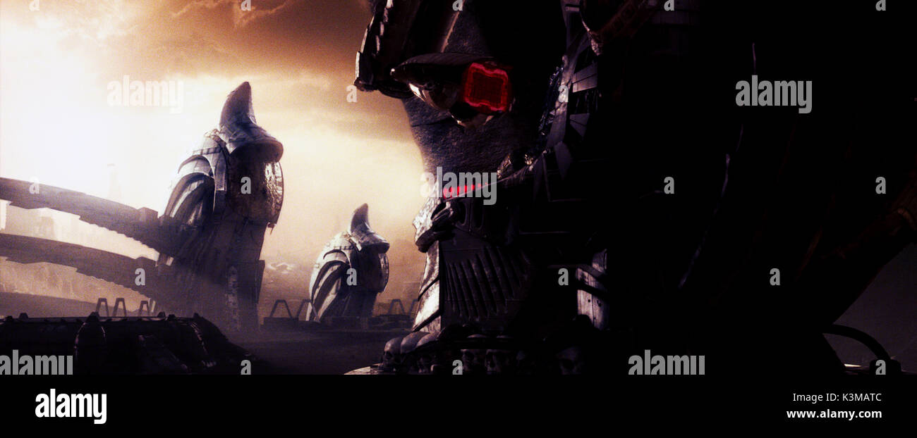 Aliens vs predator 2 hi-res stock photography and images - Alamy