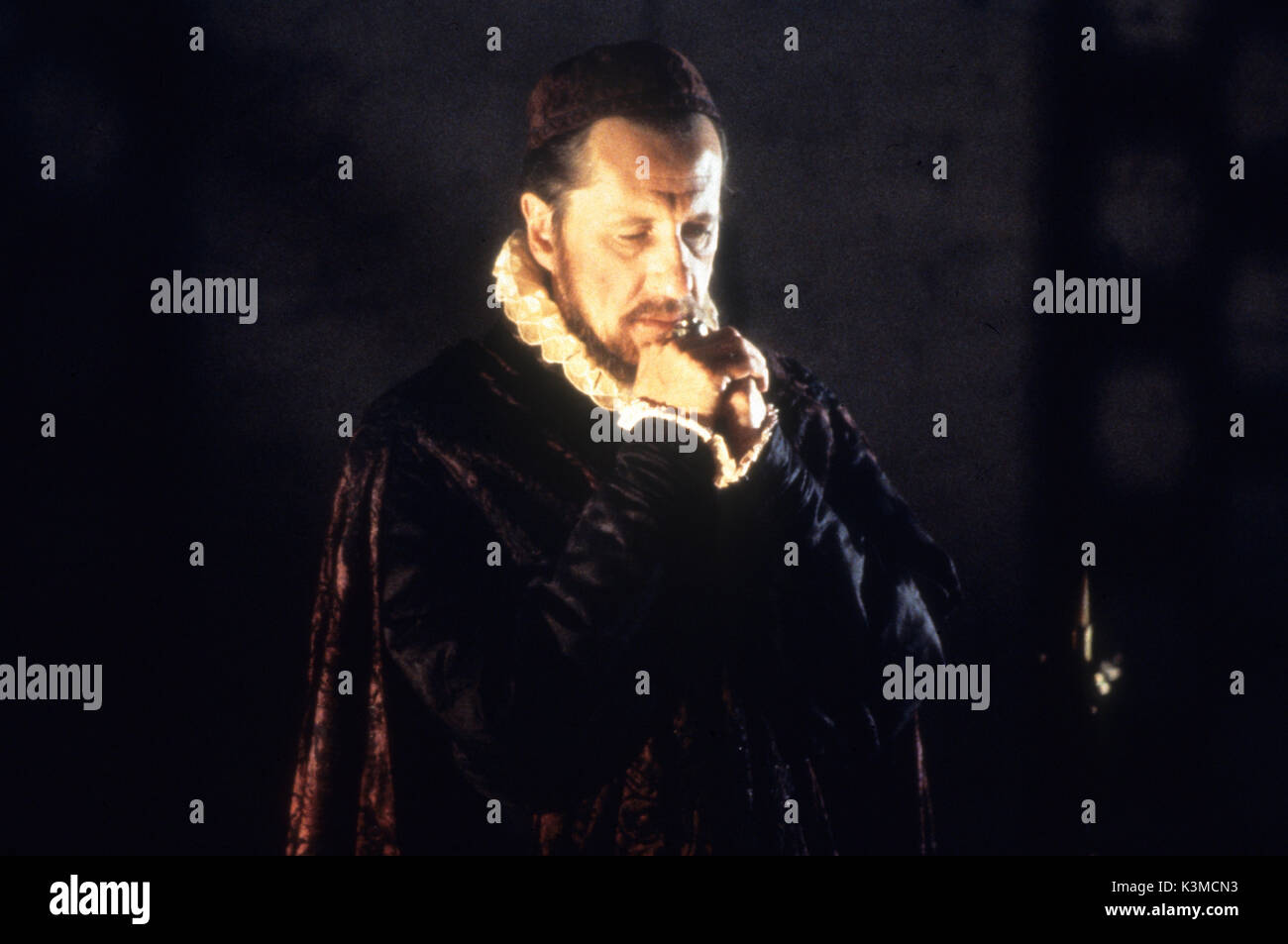 ELIZABETH [BR 1998] GEOFFREY RUSH as Sir Francis Walsingham     Date: 1998 Stock Photo