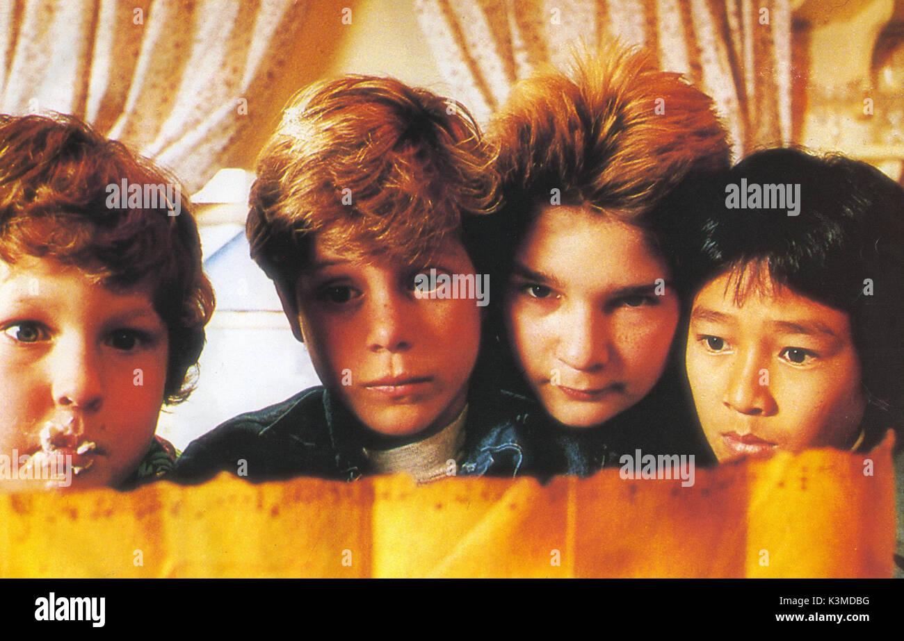 THE GOONIES [US 1985] [L-R] JEFF COHEN, SEAN ASTIN, COREY FELDMAN, JONATHAN KE QUAN     Date: 1985 Stock Photo
