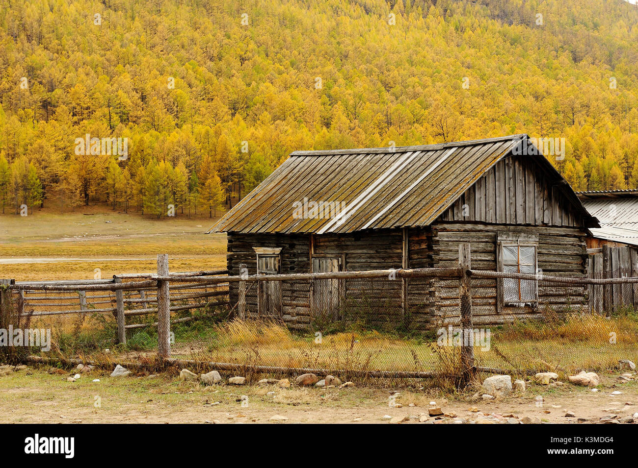 Siberia house not apartment hires stock photography and images Alamy