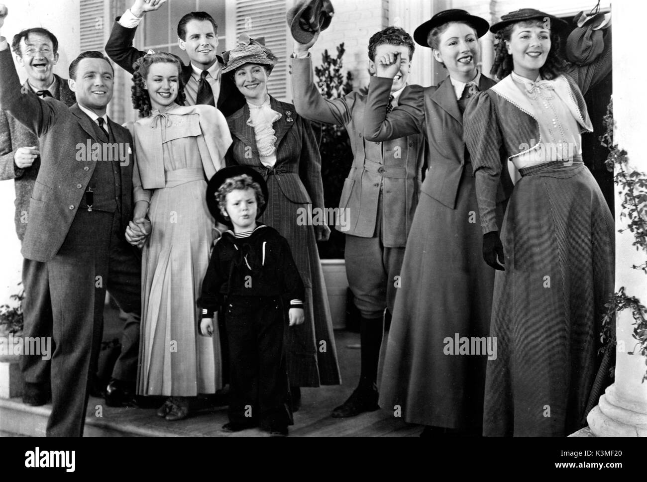 MOTHER CAREY'S CHICKENS [US 1938] [L-R] WALTER BRENNAN, FRANK ALBERTSON, ANNE SHIRLEY, JAMES ELLISON, FAY BAINTER, JACKIE MORAN, PHYLLIS KENNEDY, RUBY KEELER, DONNIE DUNAGAN [child actor]     Date: 1938 Stock Photo
