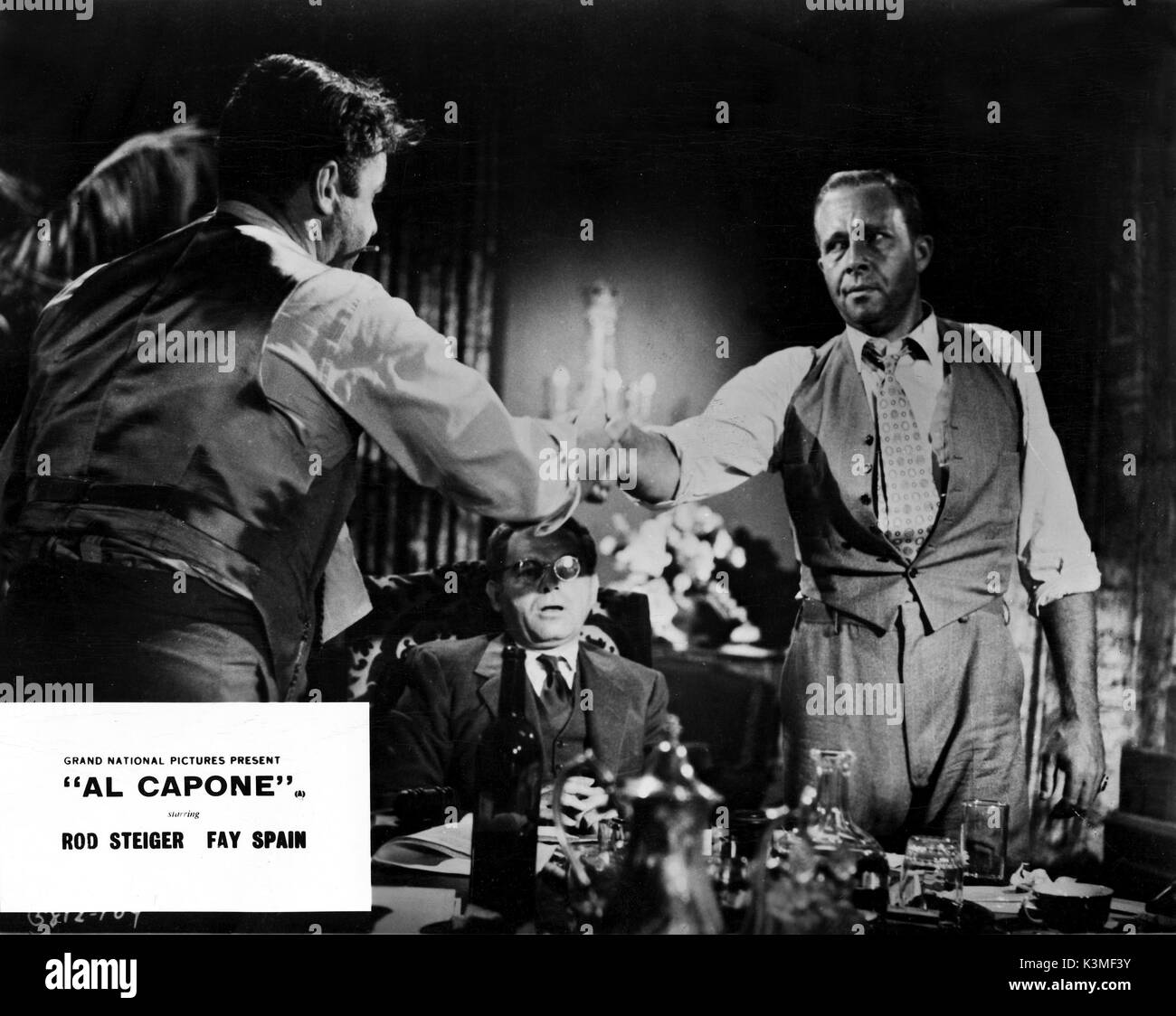 AL CAPONE [US 1959] ROD STEIGER as Al Capone, NEHEMIAH PERSOFF, MURVYN VYE     Date: 1959 Stock Photo