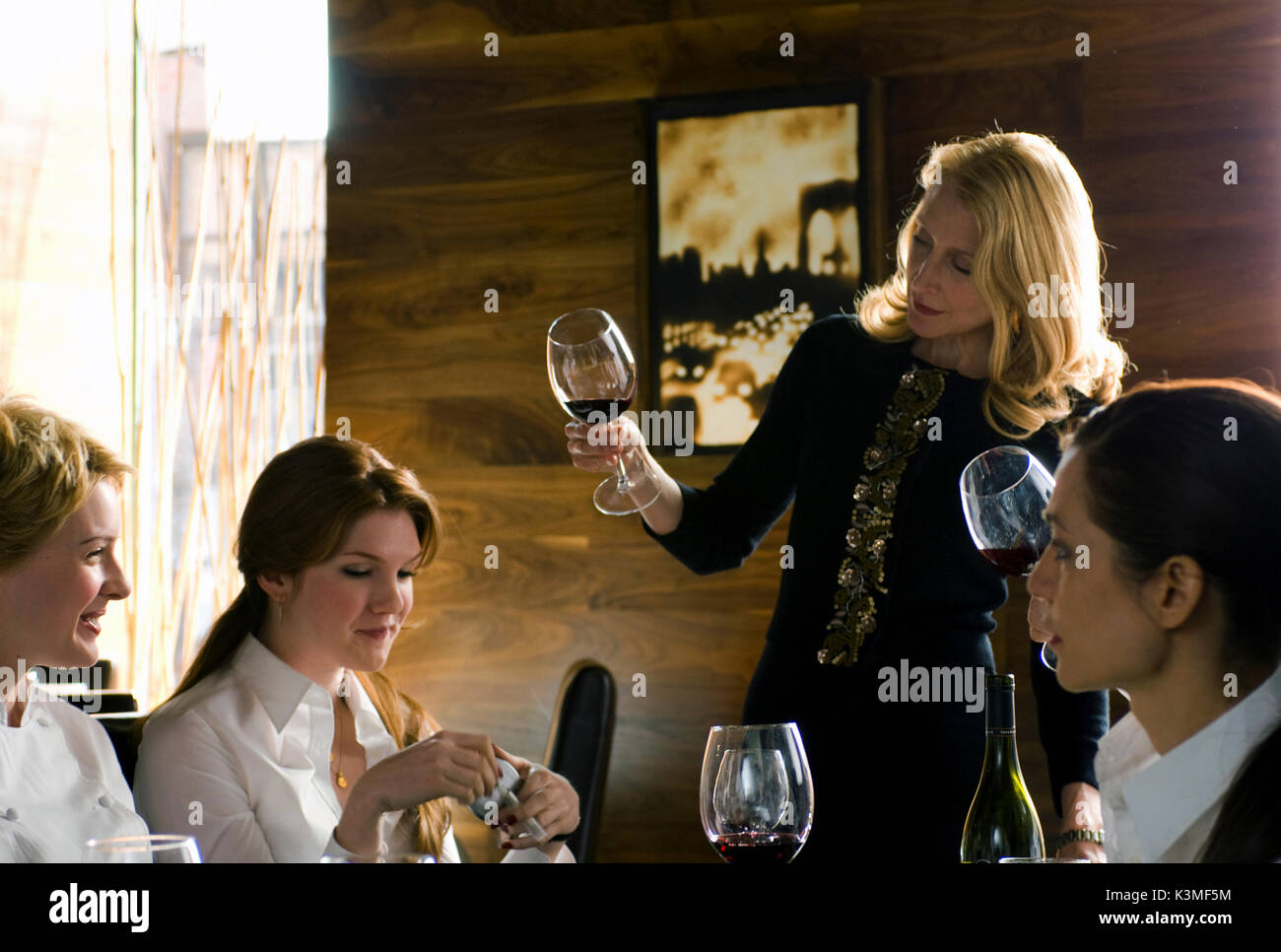 NO RESERVATIONS [US / AUS 2007] [L-R] JENNY WADE, LILY RABE, PATRICIA CLARKSON, [?]     Date: 2007 Stock Photo