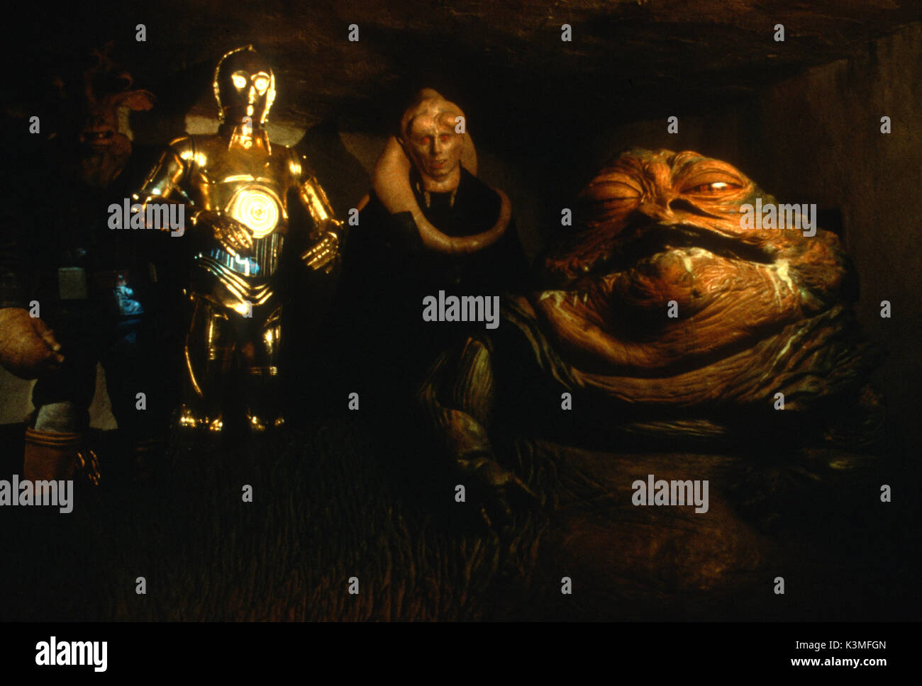 STAR WARS: EPISODE VI - RETURN OF THE JEDI [US 1983] C-3PO, JABBA THE HUT     Date: 1983 Stock Photo