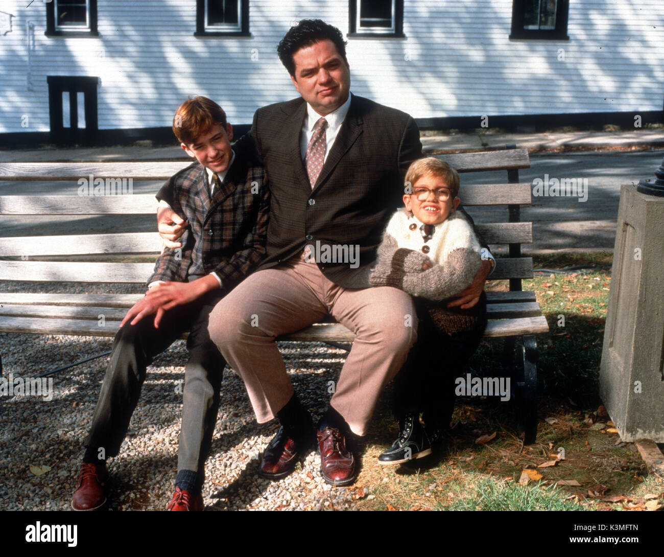 SIMON BIRCH [US 1998] JOSEPH MAZZELLO, OLIVER PLATT, IAN MICHAEL SMITH     Date: 1998 Stock Photo