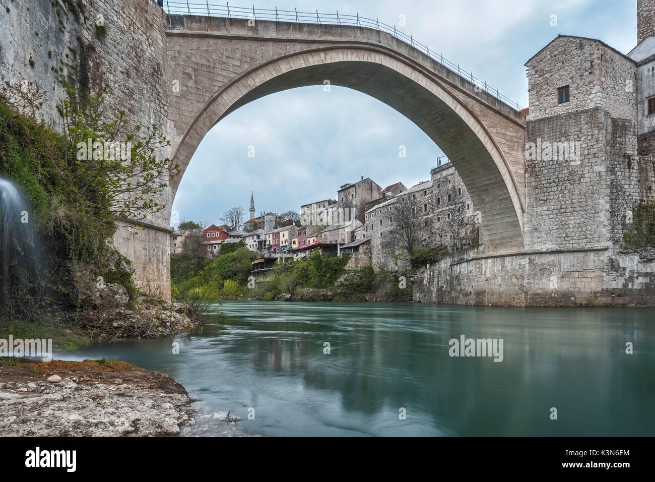 Eastern Europe, Mostar, Bosnia and Herzegovina.  The Stari Most (Old Bridge), icon of the war in the Balkans Stock Photo