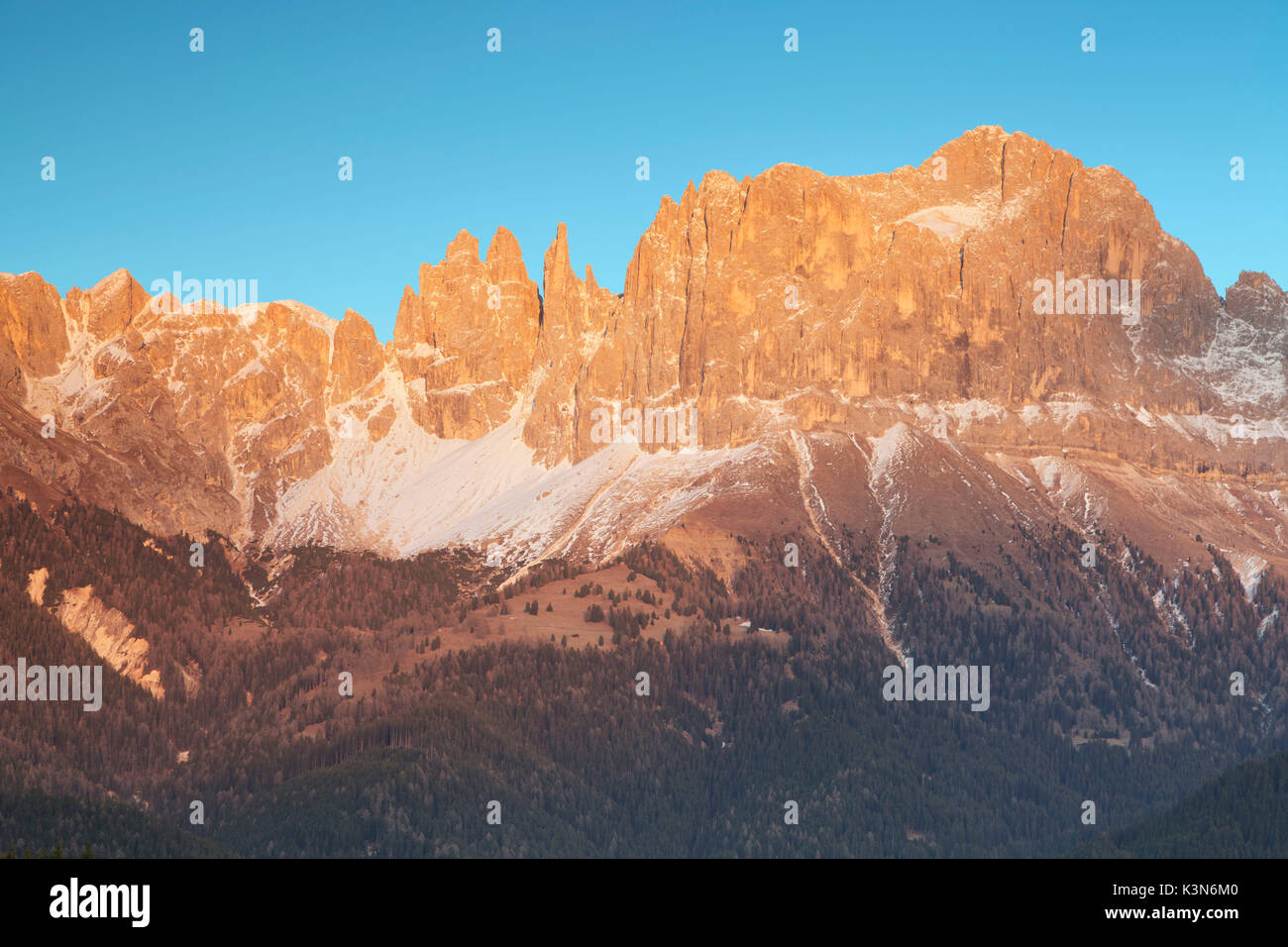 Europe, Italy, Valley of Tiersertal, South Tyrol, Alto Adige, Dolomites. Enrosadira on Catinaccio - Rosengarten Stock Photo