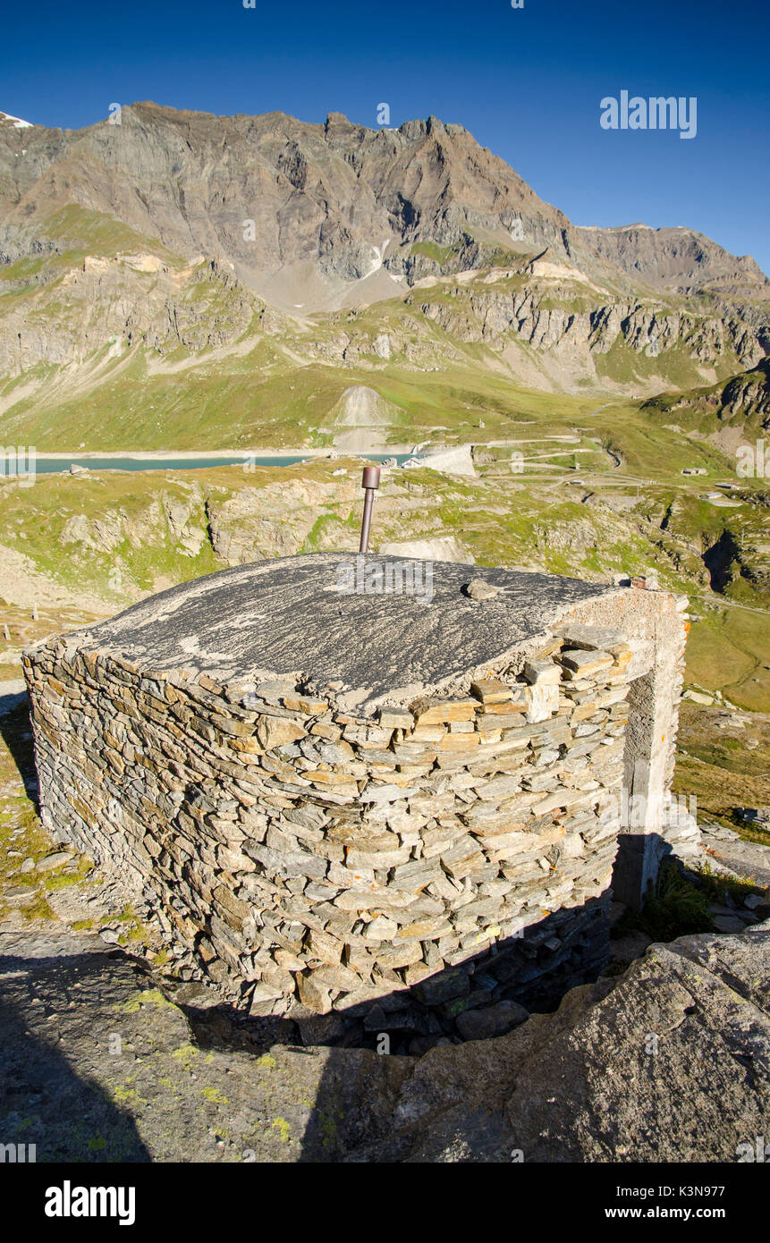 Military fortification over Serrù lake (Orco valley, Gran Paradiso National Park, Piedmont, Italian alps) Stock Photo