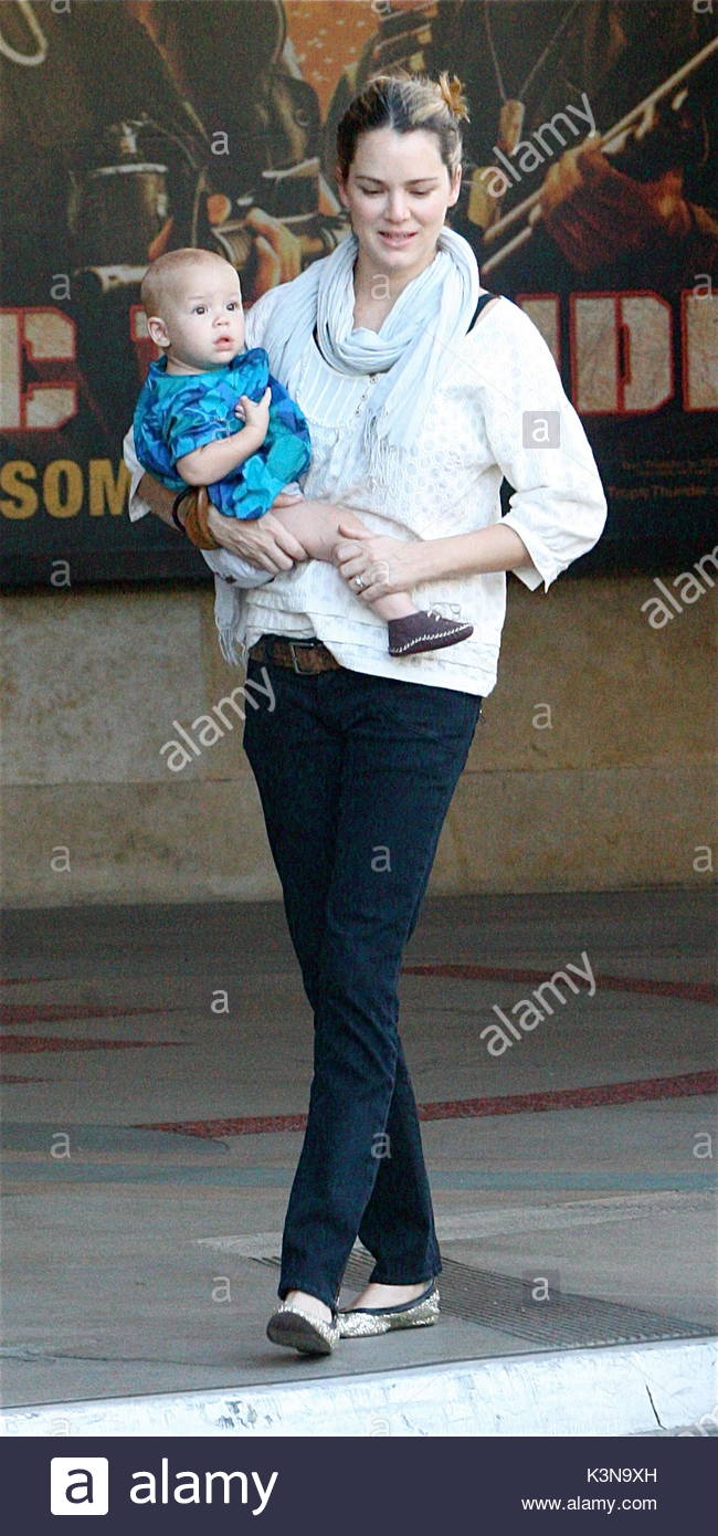 Jacinda Barrett and her daughter. Jacinda Barrett and Gabriel Macht Stock Photo 157206073 Alamy