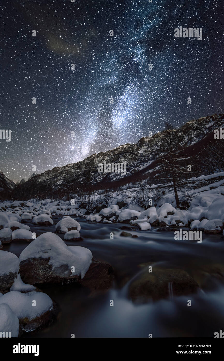 Italy, Piedmont, Cuneo District, Gesso Valley, Alpi Marittime Natural Park, winter starry night on the Gesso Valley Stock Photo