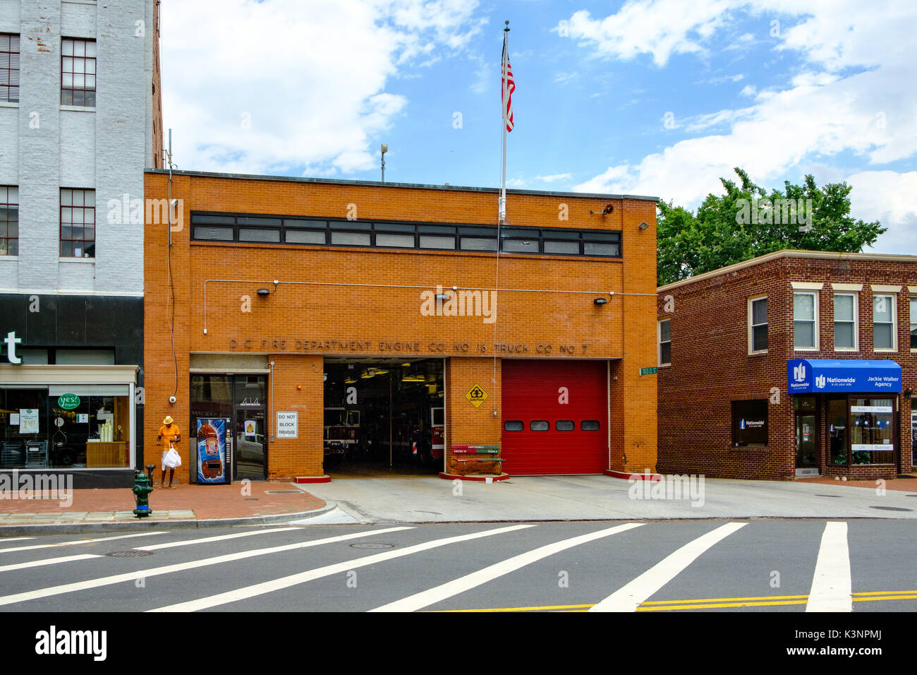 Usa dc dcfd fire fighting vehicle hires stock photography and images