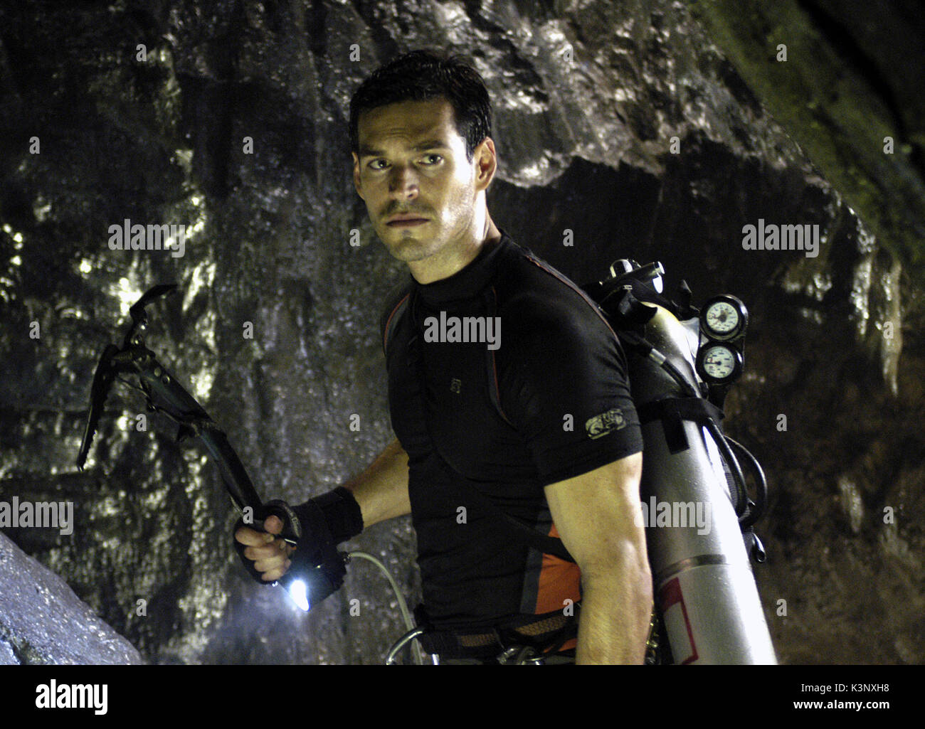 THE CAVE [US / GER 2005] EDDIE CIBRIAN     Date: 2005 Stock Photo