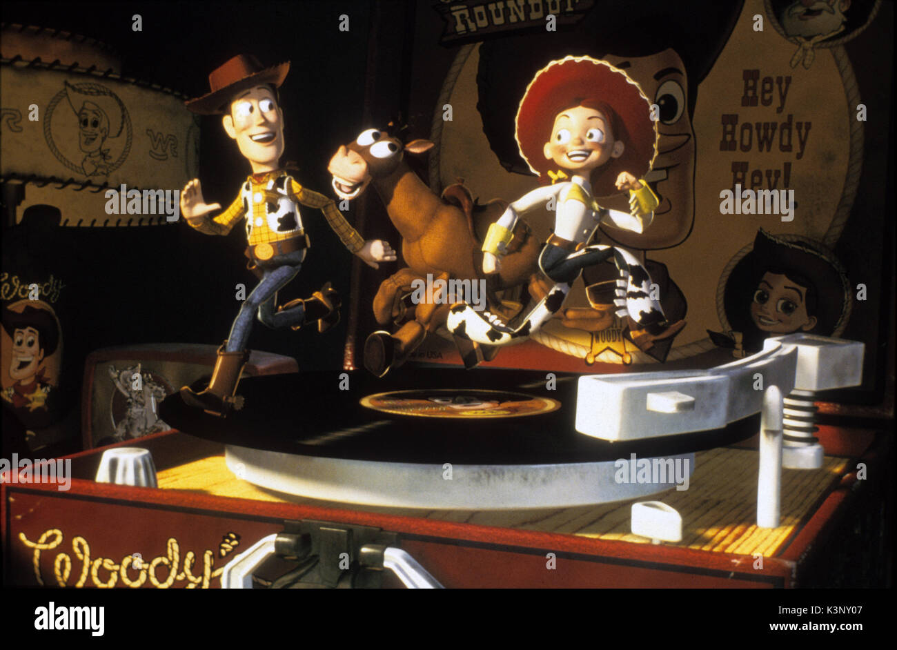 TOY STORY 2 [US 1999] Woody voiced by Tom Hanks, Jessie the Yodelling Cowgirl voiced by Joan Cusack     Date: 1999 Stock Photo