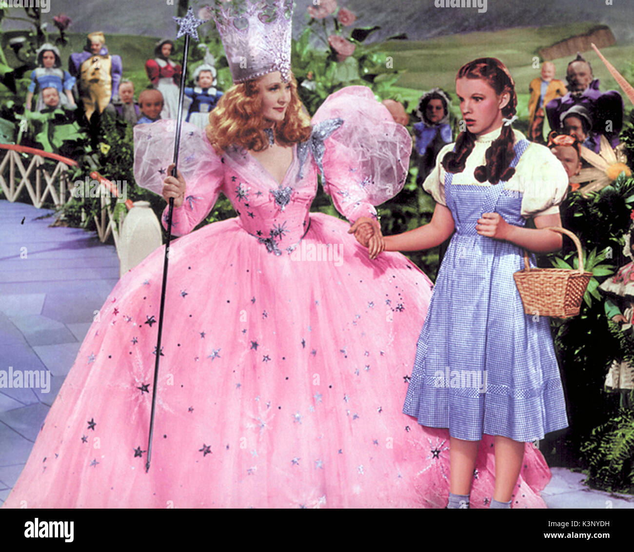 THE WIZARD OF OZ [US 1939] BILLIE BURKE as Glinda, JUDY GARLAND as