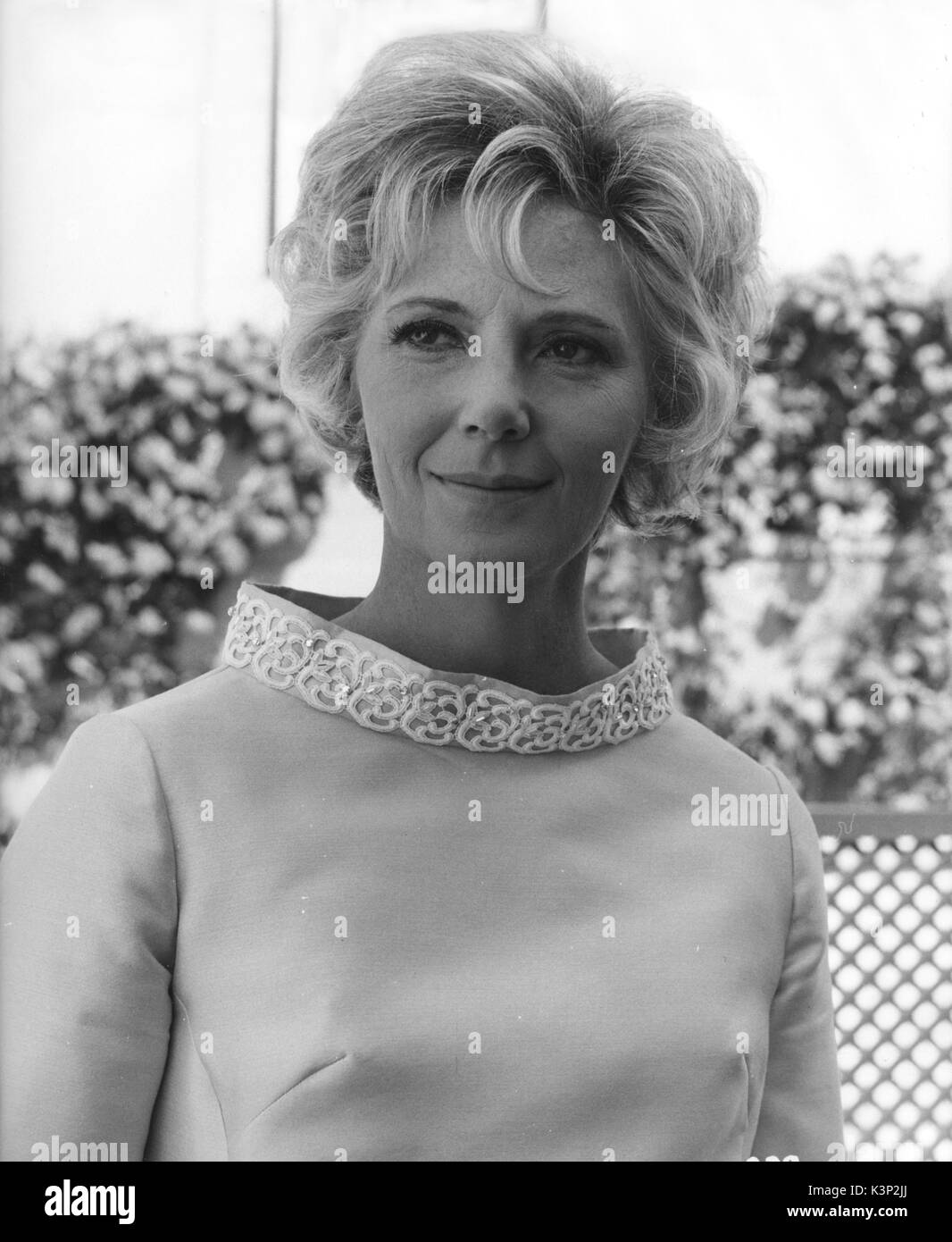 Charlotte Beaumont foto Margaret Morris (actress) foto