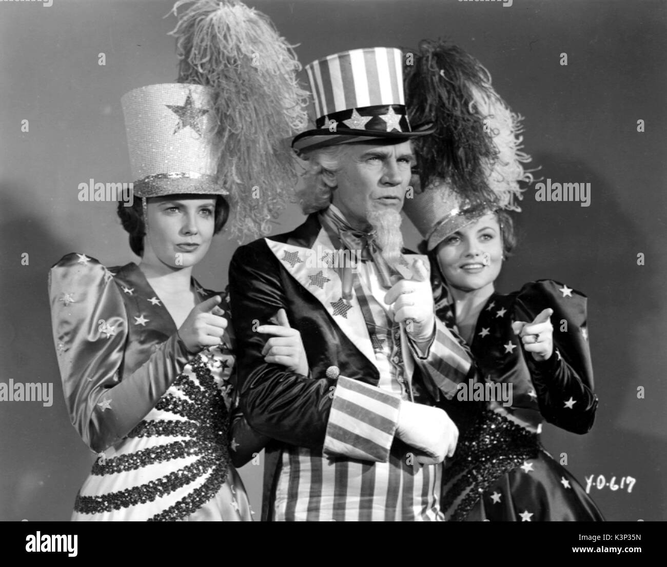 Yankee Doodle Dandy Us 1942 Joan Leslie Walter Huston Jeanne Cagney Date 1942 Stock Photo Alamy