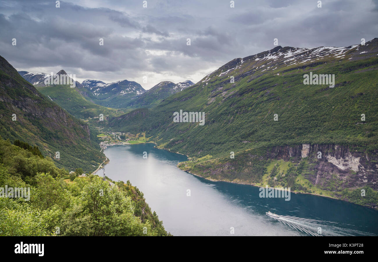 Sunnmore hi-res stock photography and images - Alamy