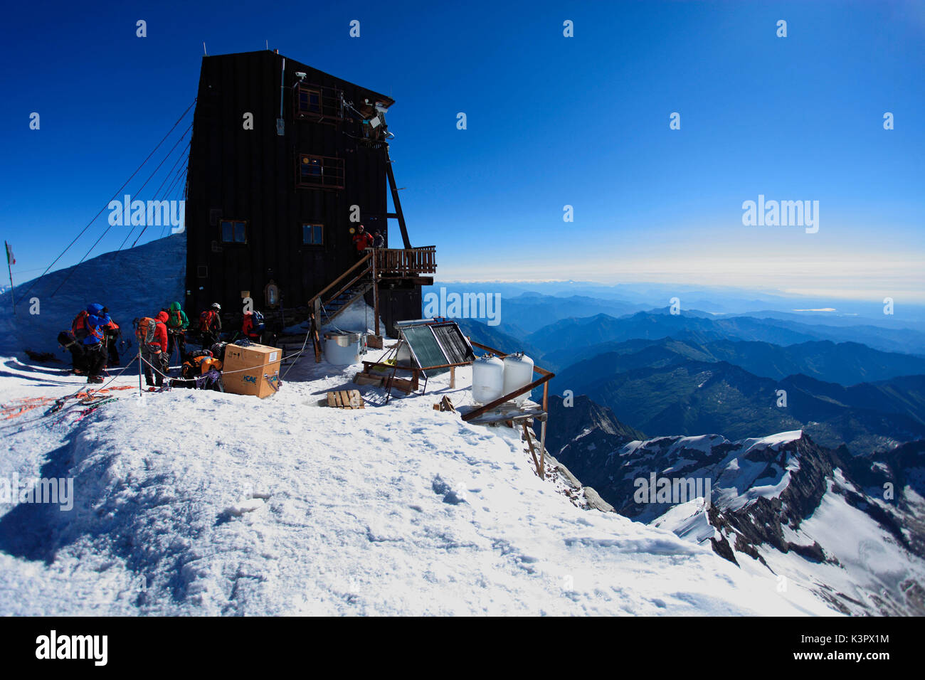 Capanna Margherita refuge, the highest in the Alps with their 4554 meters, Signalkuppe, Monte Rosa, Punta Gnifetti, Province of Verbano Cusio-Ossola, Piemonte, Italy Stock Photo