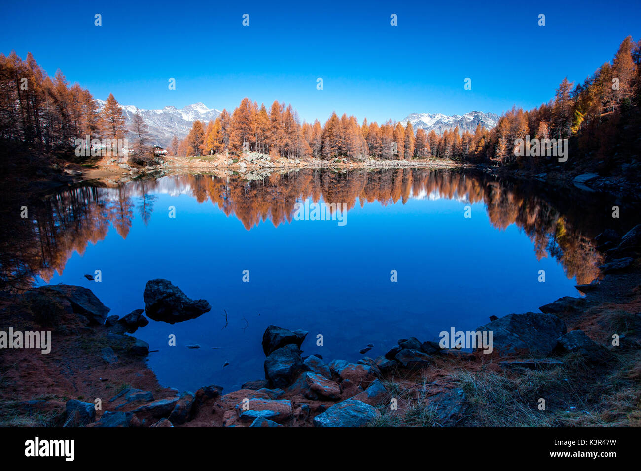 Lake azzurro hi-res stock photography and images - Alamy
