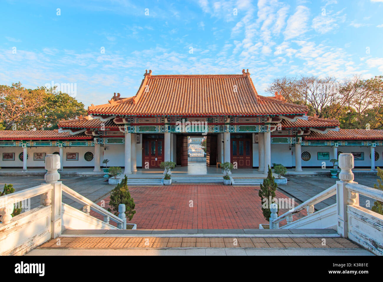 Taiwan shrine hi-res stock photography and images - Alamy