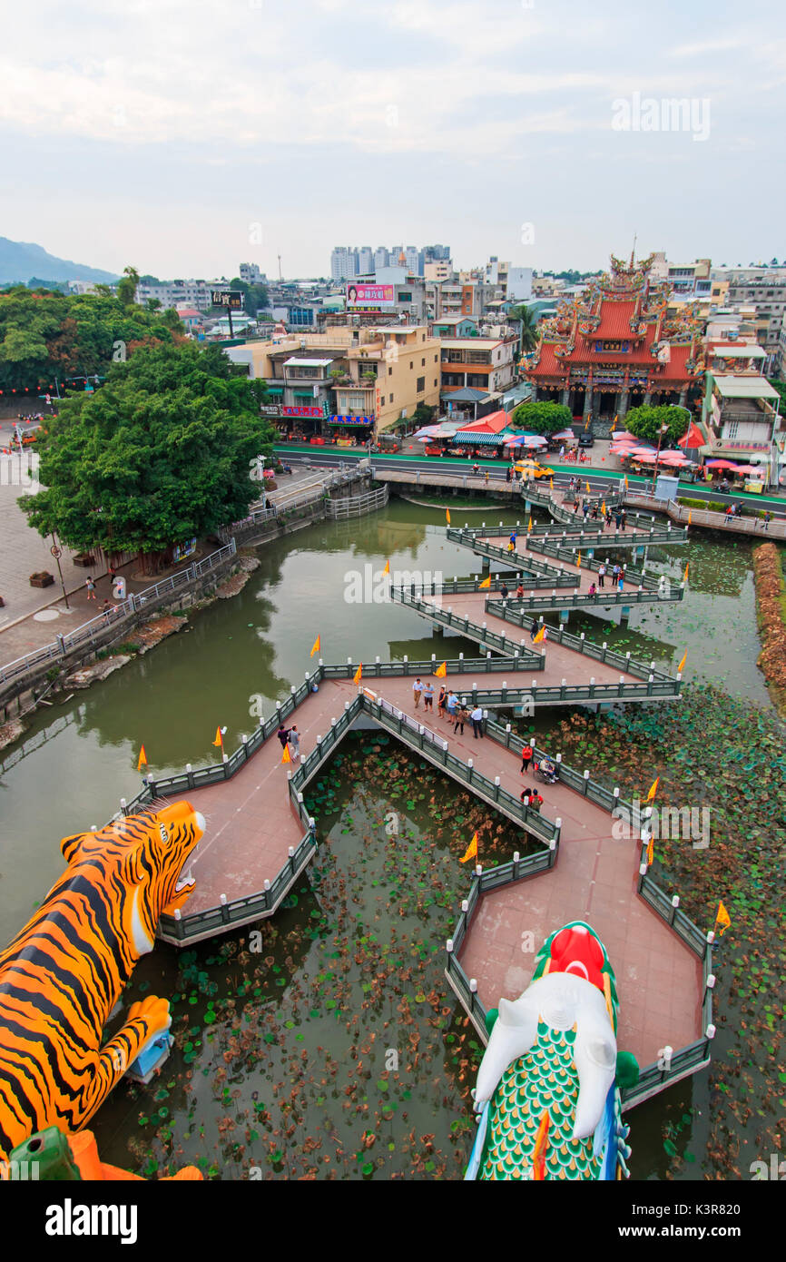 Dragon And Tiger Pagodas at Lotus Pond, Kaohsiung, Taiwan Stock Photo