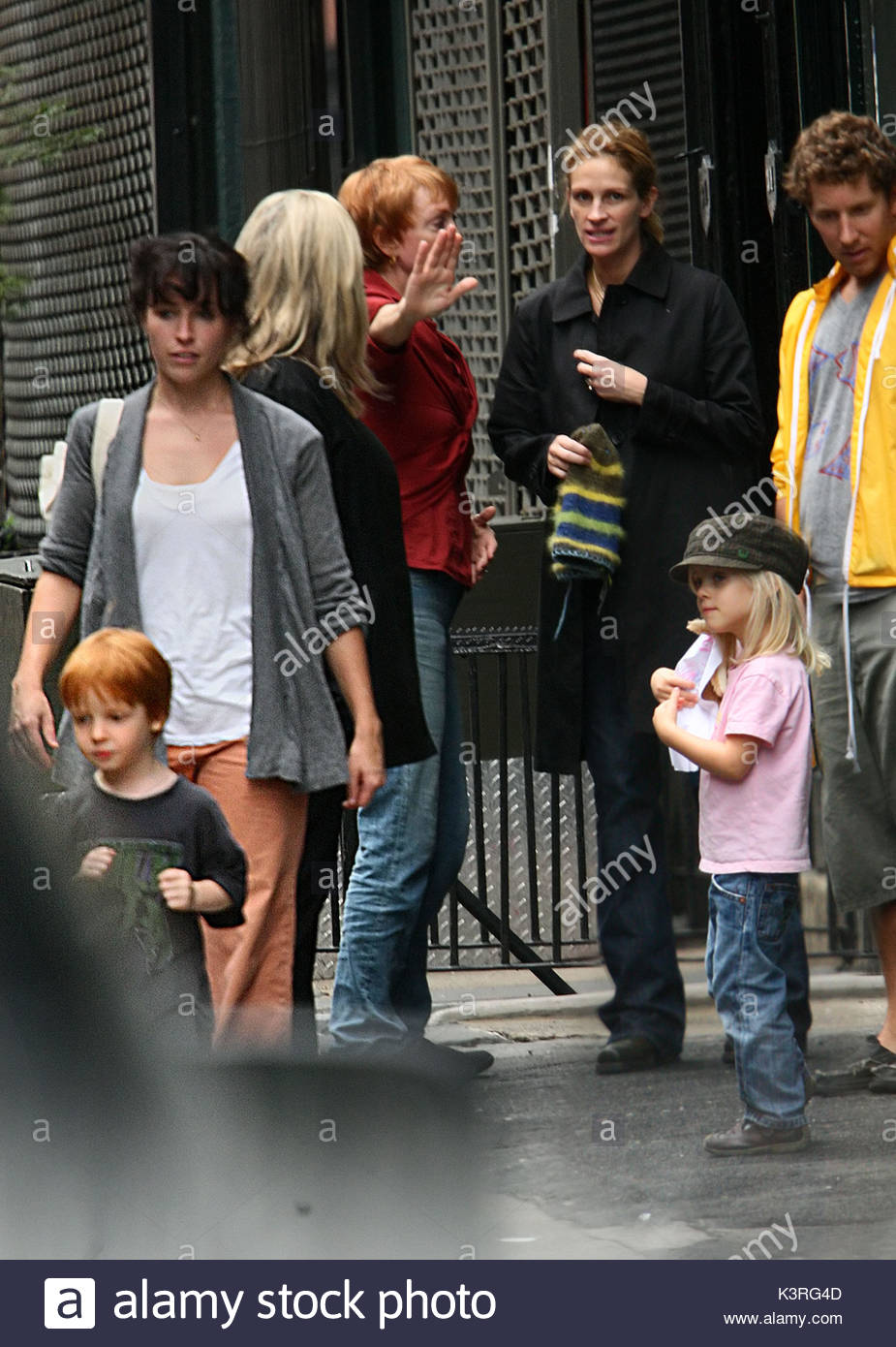 Julia Roberts, Hazel Patricia Moder and Phinnaeus "Finn" Walter Stock ...
