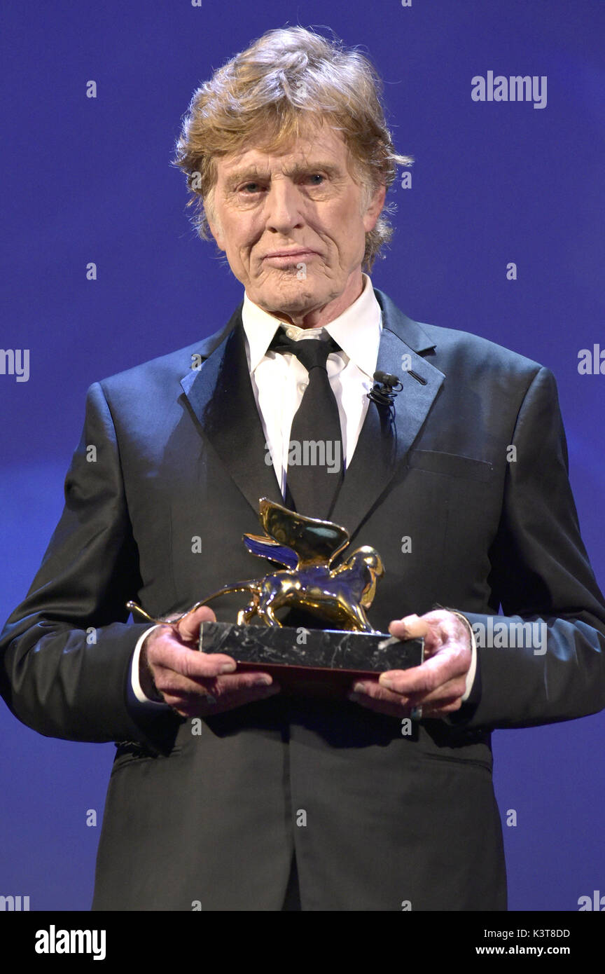 Venezia, Italy. 01st Sep, 2017. Robert Redford receiving the 'Leoni d'oro alla carriera/Golden Lion for Lifetime Achievement at the 74th Venice International Film Festival at the Palazzo del Casino on September 01, 2017 in Venice, Italy | usage worldwide Credit: dpa/Alamy Live News Stock Photo