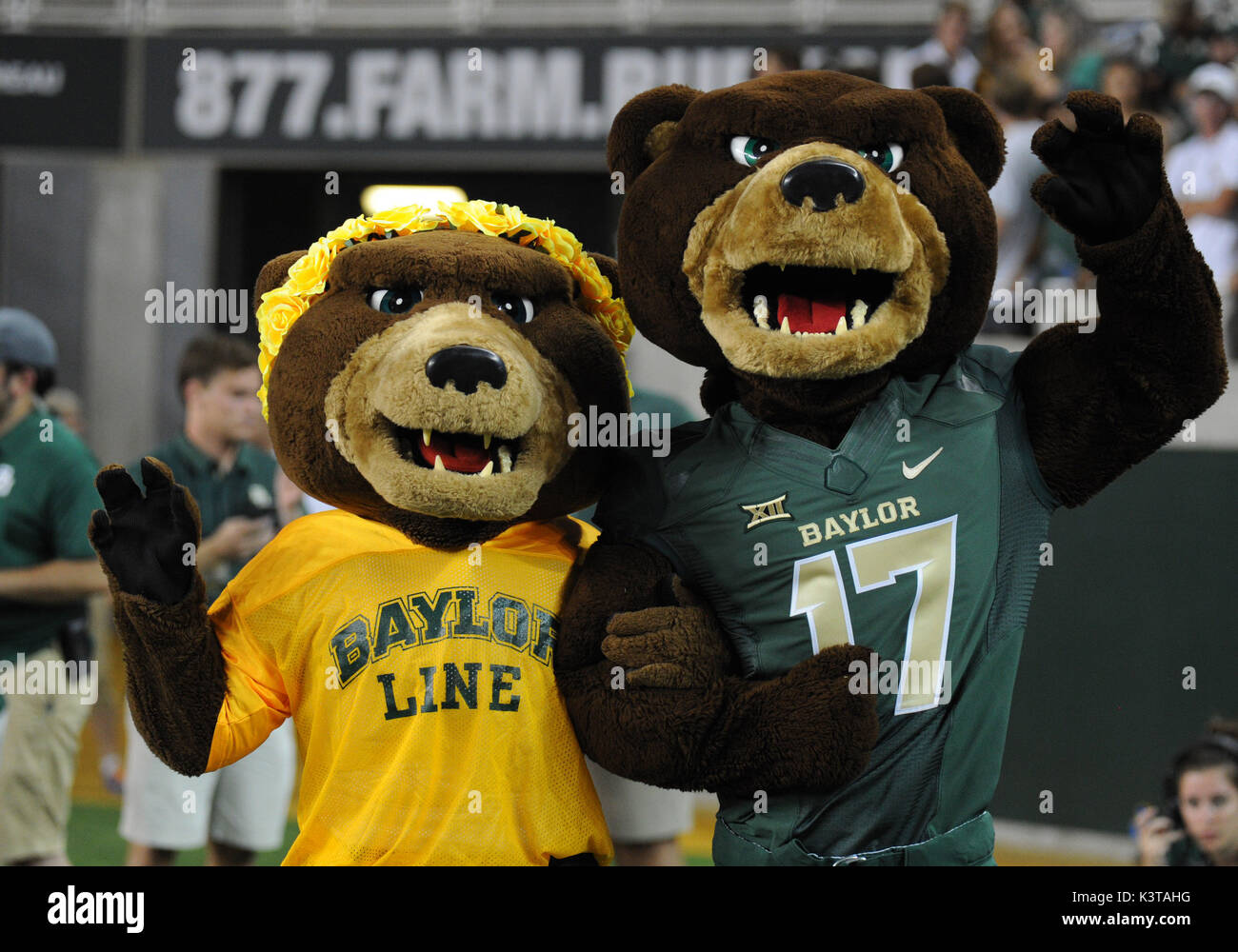 Sports Mascots Stock Photos & Sports Mascots Stock Images Alamy