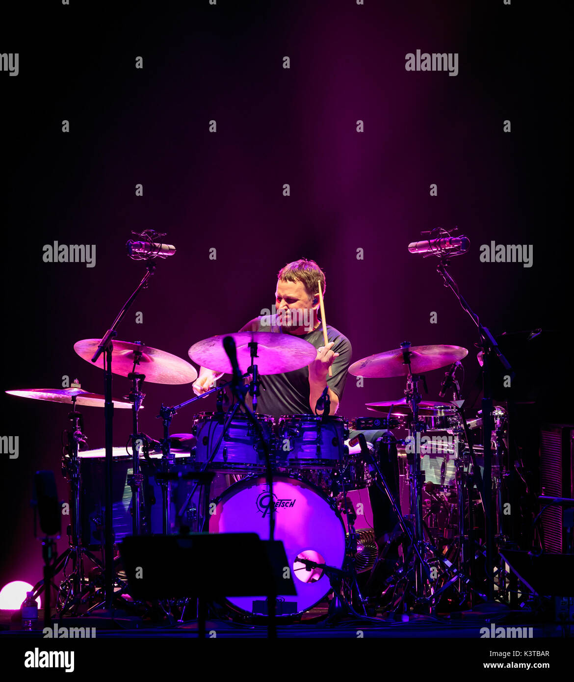 Las Vegas, NV, USA. 12th Apr, 2017. Steely Dan pictured at The Oplaine