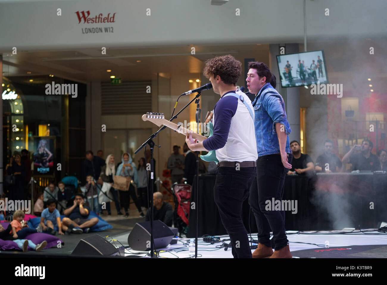 London, UK. 3rd Sep, 2017. Guest singer Tailormade band od five performs at the Mayor of London Gigs at Westfield London. Credit: See Li/Alamy Live News Stock Photo