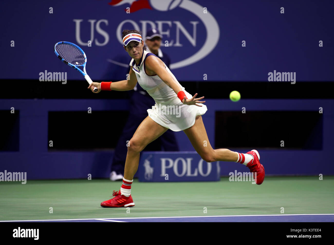 New York, USA. 03rd Sep, 2017. New York, United States. 03rd Sep, 2017. US Open Tennis: New York, 3 September, 2017 - # 3 seed Garabine Muguruza of Spain lines up a forehand return during her fourth round match against # 13 seed Petra Kivitova of the Czech Republic at the US Open in Flushing Meadows, New York. Kivitova won the match to earn a spot in the quarterfinals Credit: Adam Stoltman/Alamy Live News Credit: Adam Stoltman/Alamy Live News Stock Photo