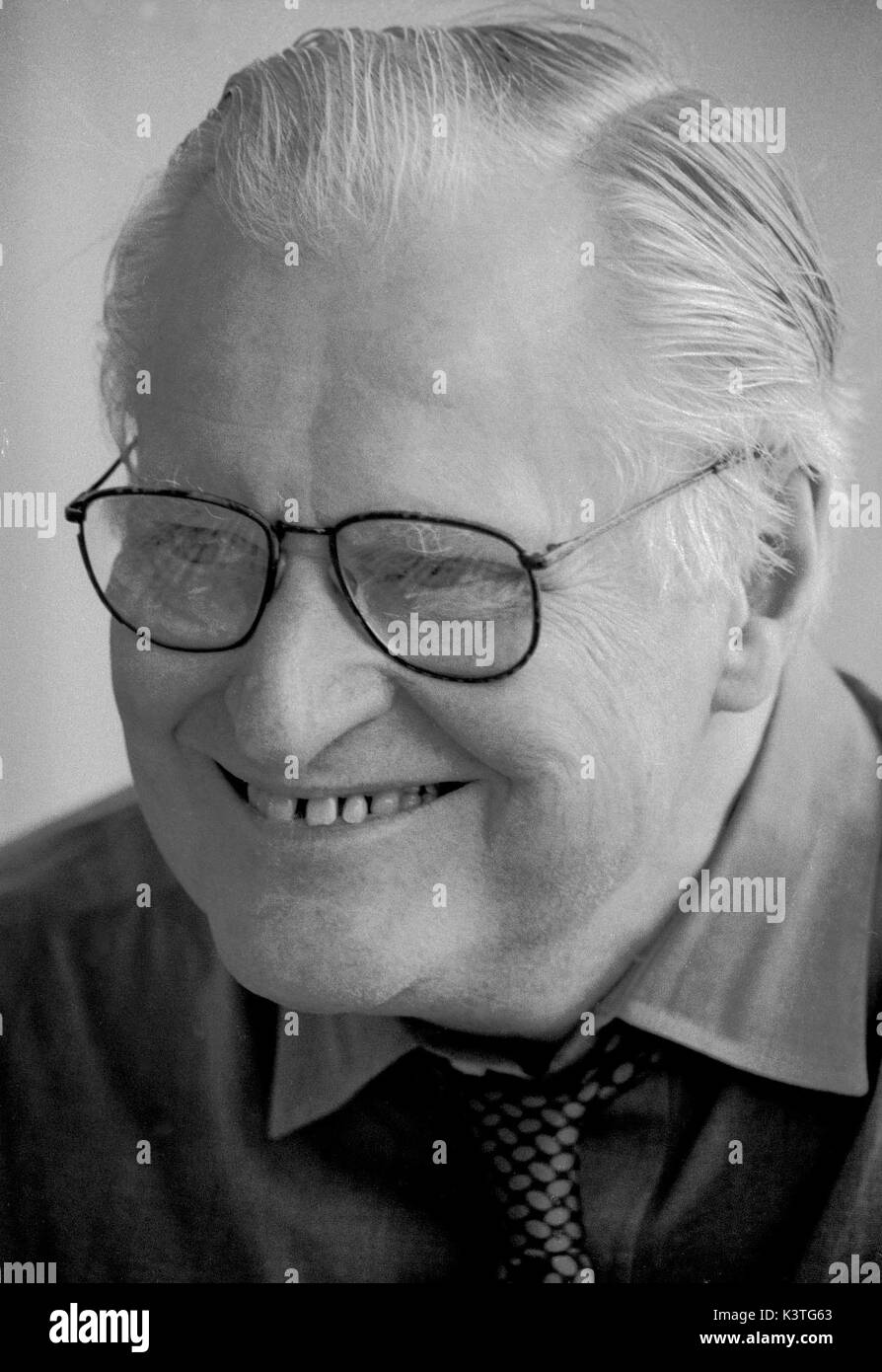 File: 3rd Sep, 2017. John Ashbery distinguished American poet & critic Photo taken: 19th May 2000. Mr Ashbery received many awards during his lifetime (1927-2017). Identified as among  members of the New York School (of Poets) he won the Pulitzer Prize for for his 1975 book Self-Portrait in a Convex Mirror. In 2012 he received the National Humanities Medal from president Barack Obama. He was a longtime member for life of the American Academy of Arts & Letters. His words were simple. He wrote simply. The results were tantalizing in their indirection. Credit: Dorothy Alexander, Alamy Live News Stock Photo