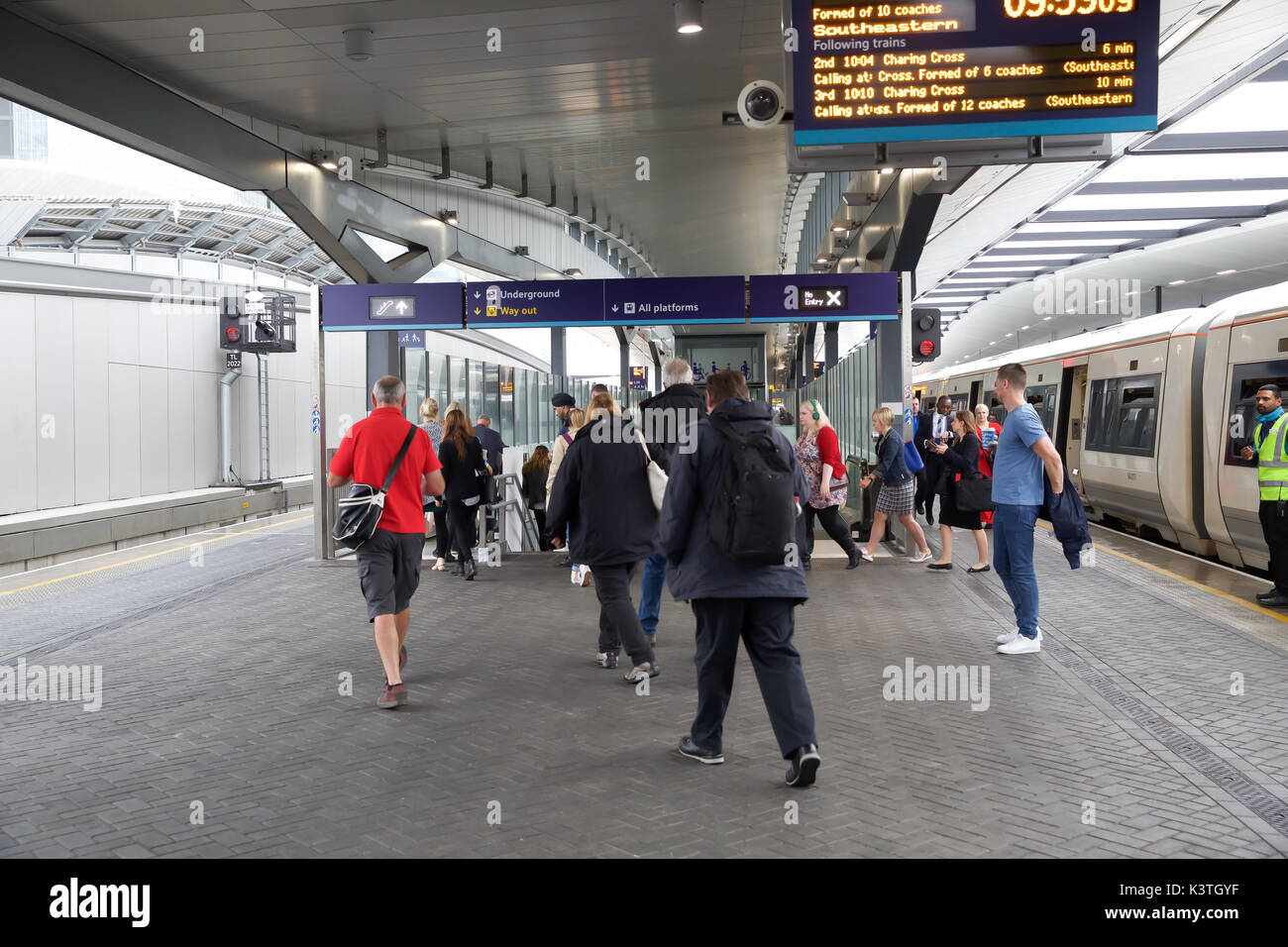 London bridge station train departure board hires stock photography