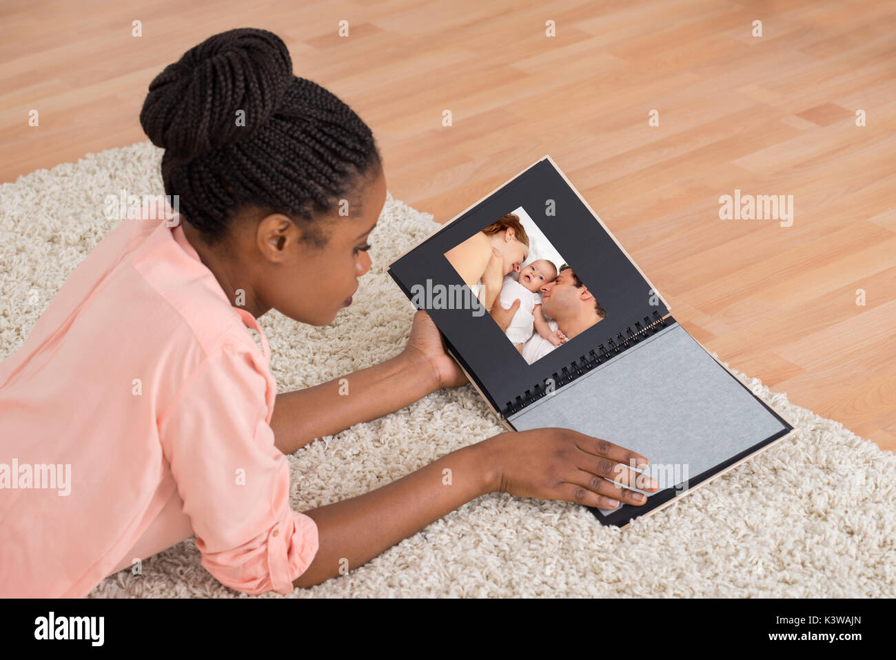 African woman smiling hi-res stock photography and images - Alamy