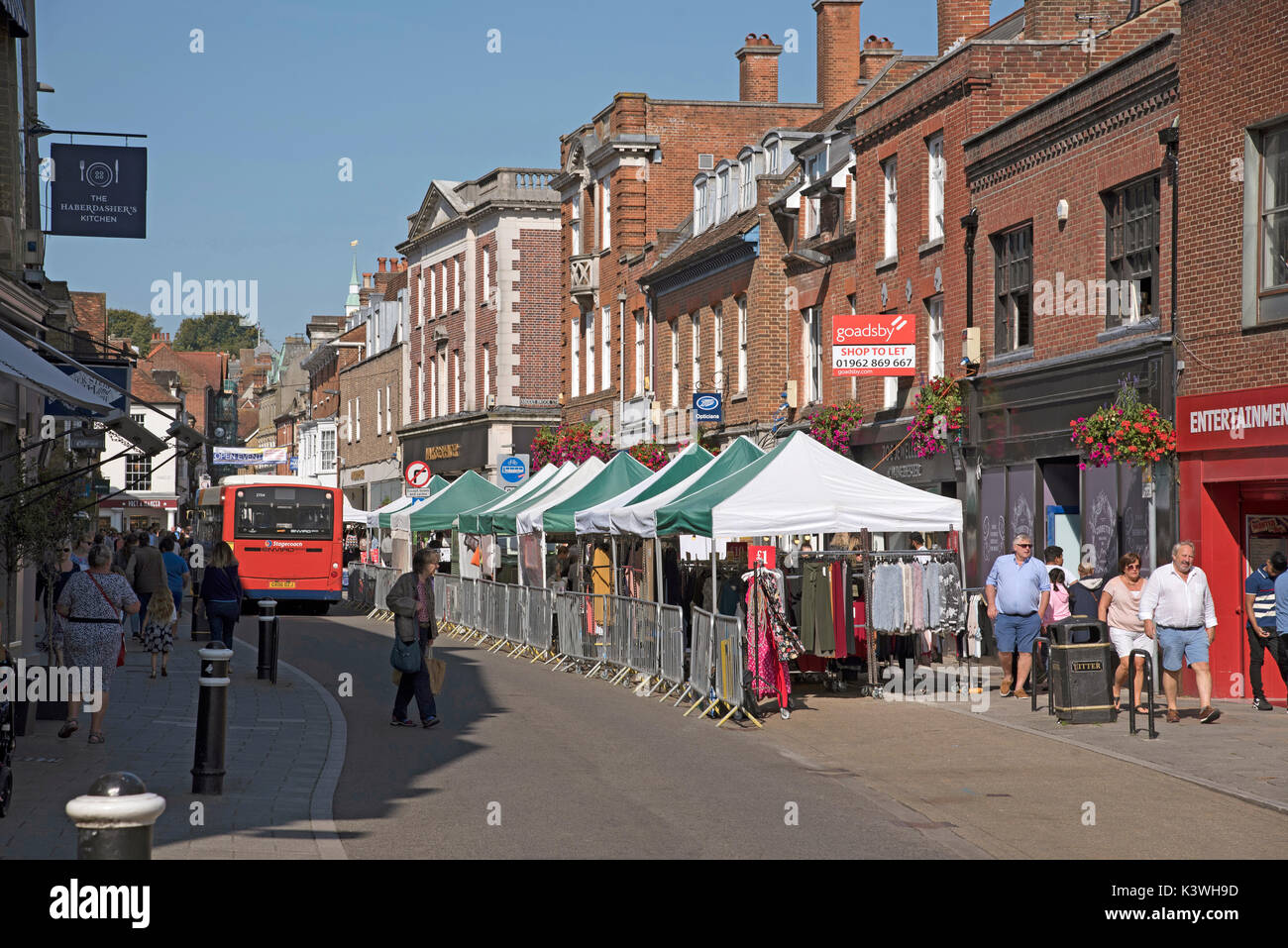 Lower high street hi-res stock photography and images - Alamy
