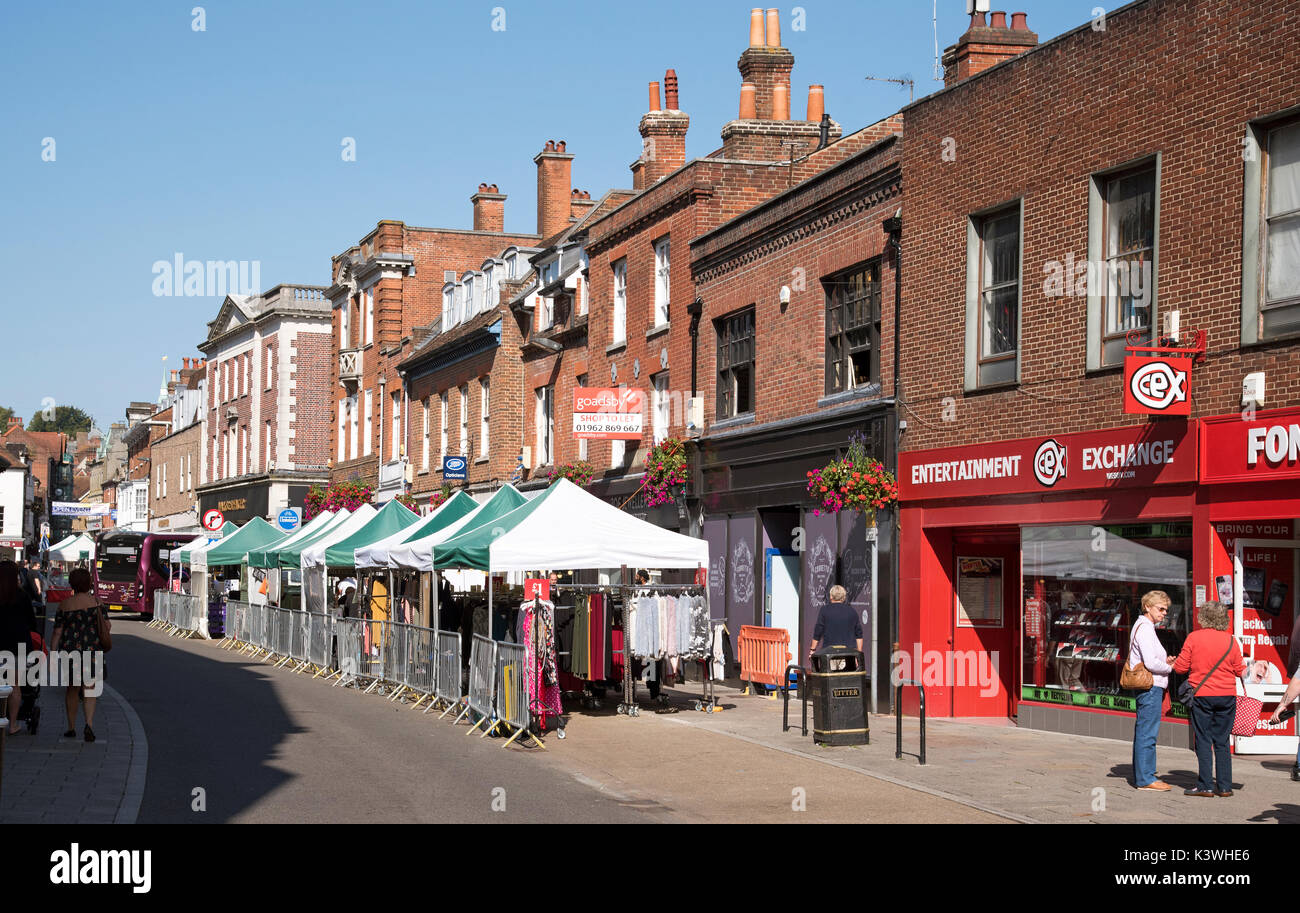 Lower high street hi-res stock photography and images - Alamy