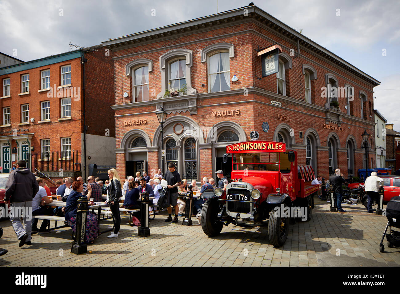 Landmark Stockport Town Centre Cheshire in gtr Manchester St Historic Robinsons Brewery Bakers Vault on the Market Brow with vintage car show Stock Photo