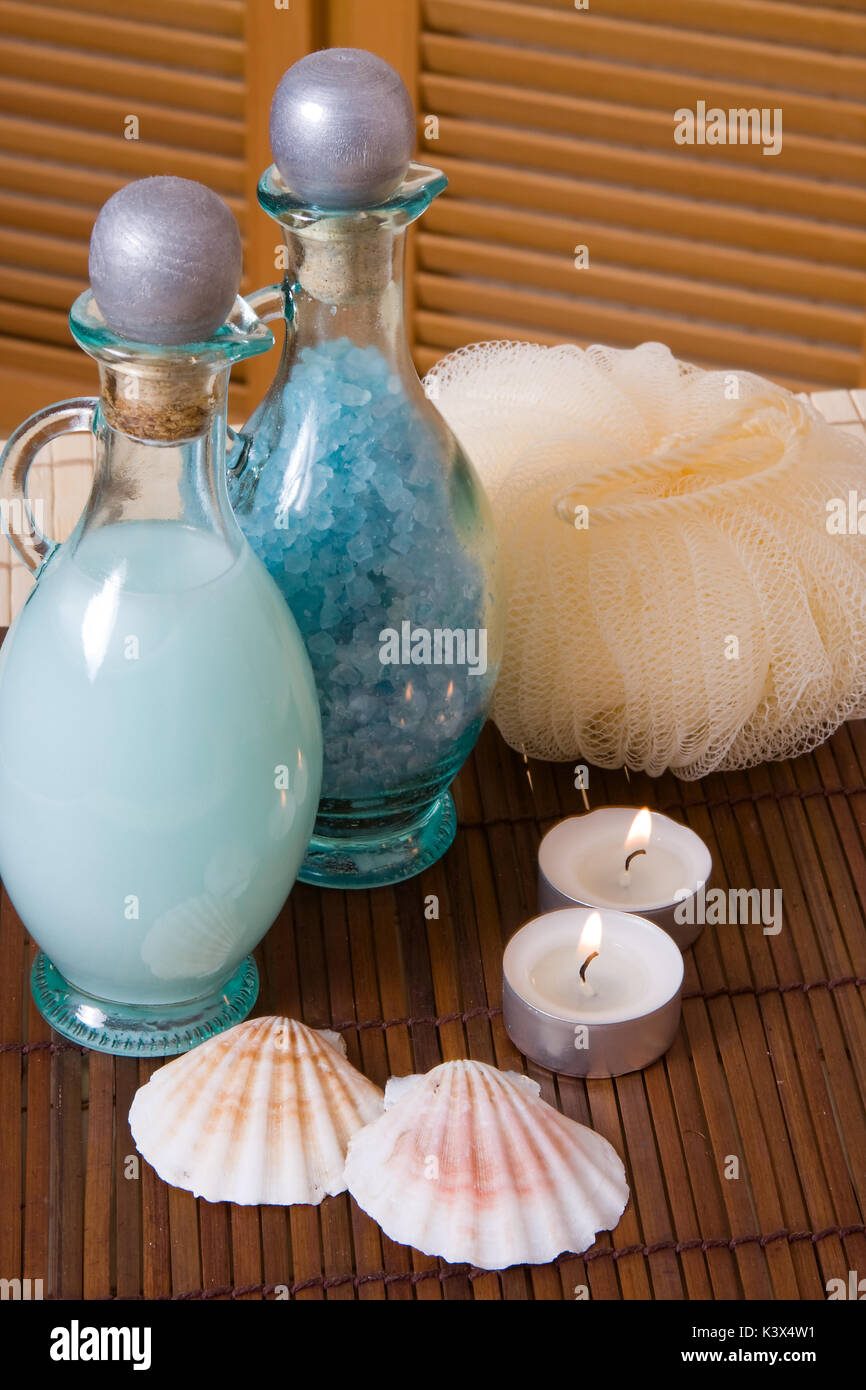 Bath shells hi-res stock photography and images - Alamy