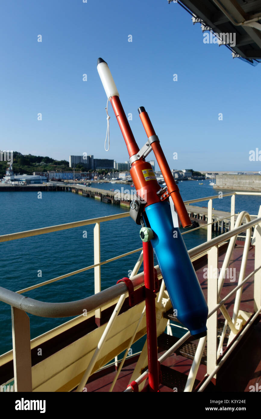A marine line throwing apparatus Stock Photo Alamy