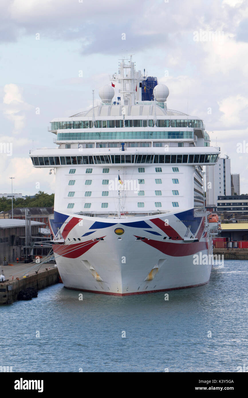 Britannia cruise ship of the P&O Cruises fleet berthed at Southampton, England Stock Photo